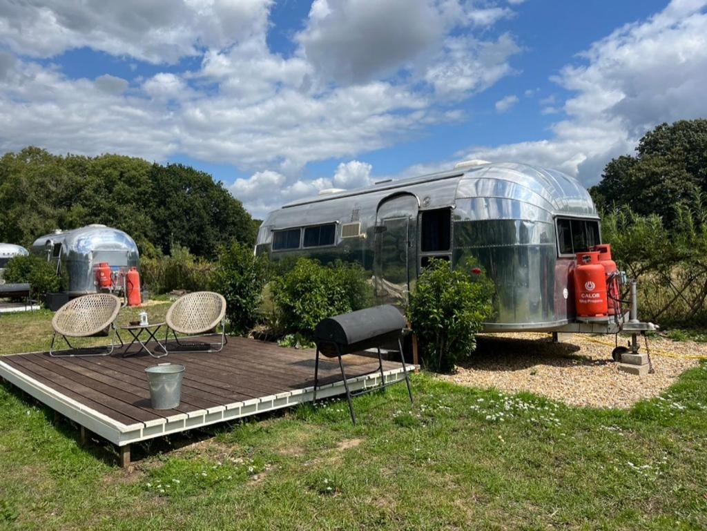 Silver Airstream Glamping & Rental Chichester Exterior photo